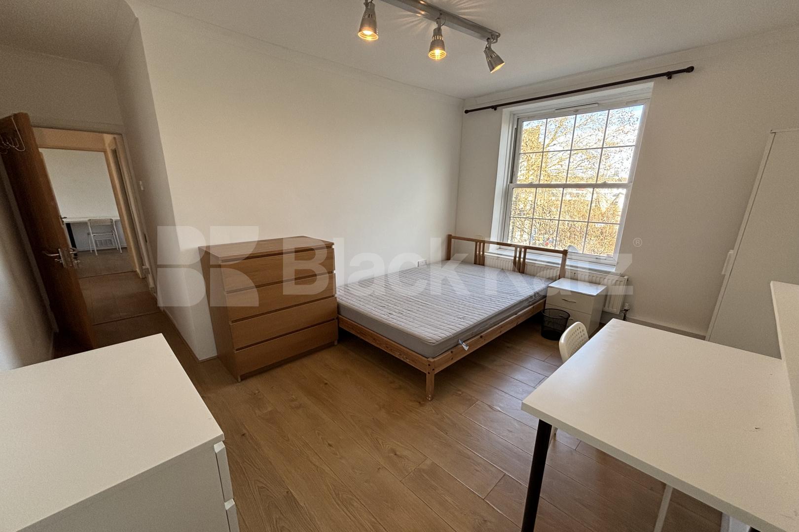 			3 Bedroom, 1 bath, 0 reception Apartment			 Harper Road , Borough/Elephant and Castle