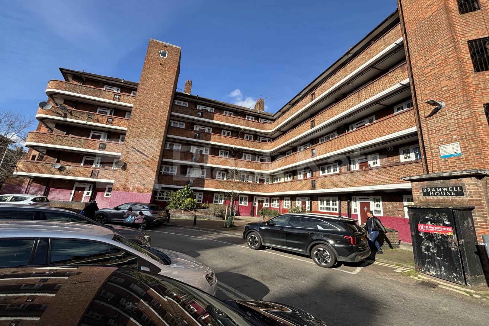 			3 Bedroom, 1 bath, 0 reception Apartment			 Harper Road , Borough/Elephant and Castle