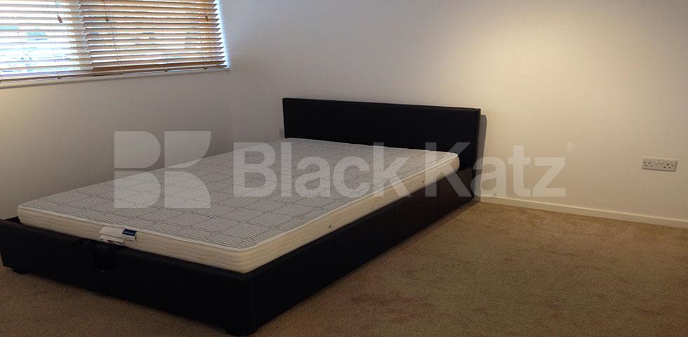 			NEW INSTRUCTION, 4 Bedroom, 1 bath, 1 reception House			 Birkwood Close , Clapham Park