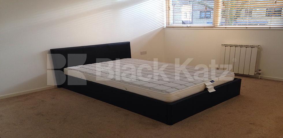 			NEW INSTRUCTION, 4 Bedroom, 1 bath, 1 reception House			 Birkwood Close , Clapham Park