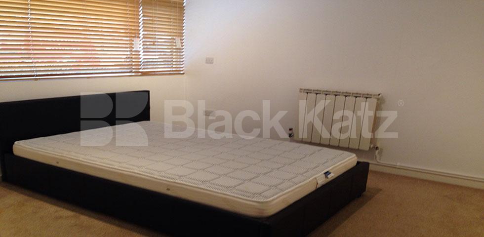 			NEW INSTRUCTION, 4 Bedroom, 1 bath, 1 reception House			 Birkwood Close , Clapham Park