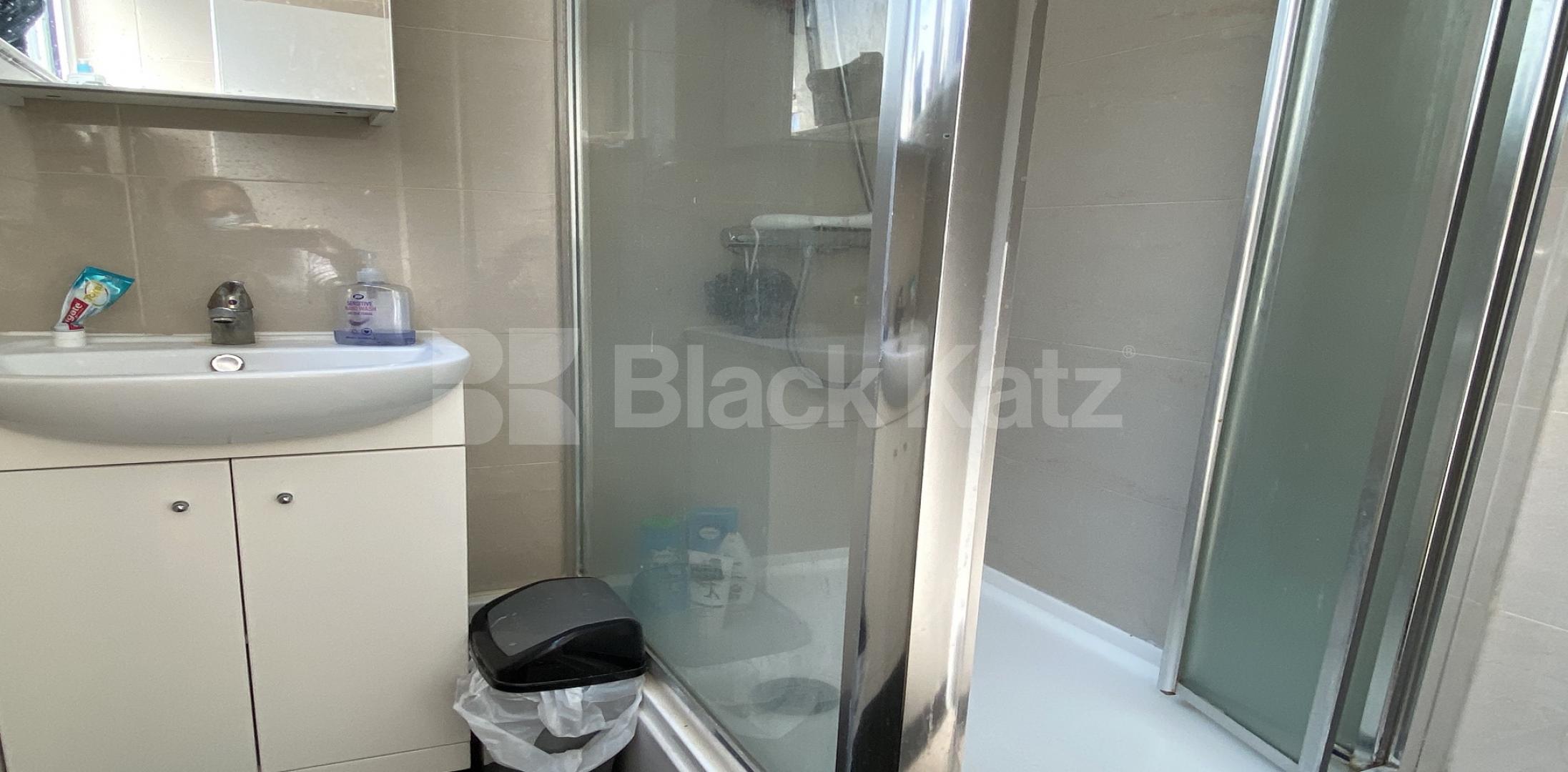 Superbly located duplex apartment with balcony  Culpepper Court Kennington Road , Lambeth North/Kennington 