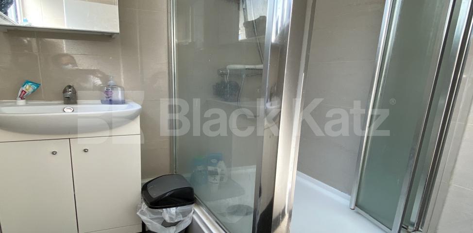 Superbly located duplex apartment with balcony  Culpepper Court Kennington Road , Lambeth North/Kennington 