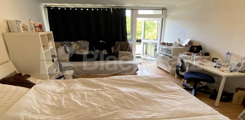 Superbly located duplex apartment with balcony  Culpepper Court Kennington Road , Lambeth North/Kennington 