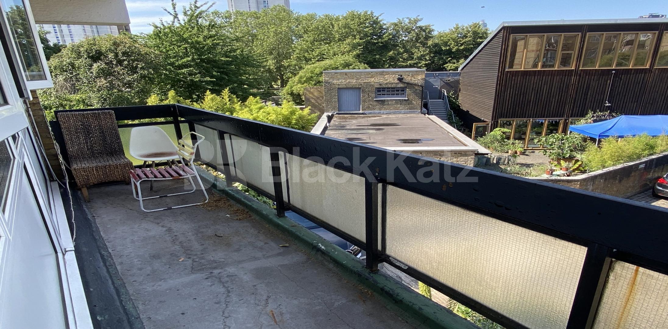 Superbly located duplex apartment with balcony  Culpepper Court Kennington Road , Lambeth North/Kennington 