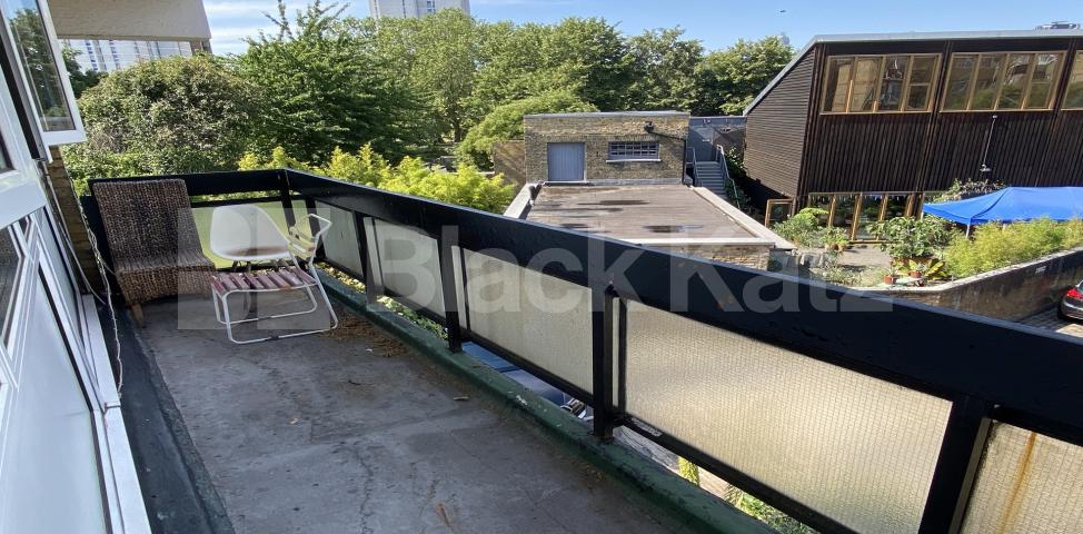 Superbly located duplex apartment with balcony  Culpepper Court Kennington Road , Lambeth North/Kennington 