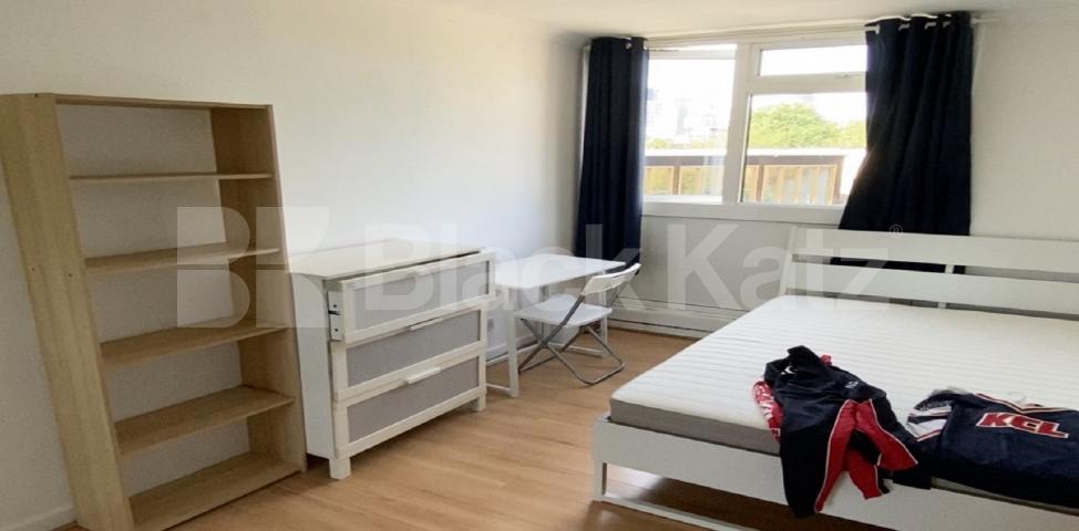 Superbly located duplex apartment with balcony  Culpepper Court Kennington Road , Lambeth North/Kennington 