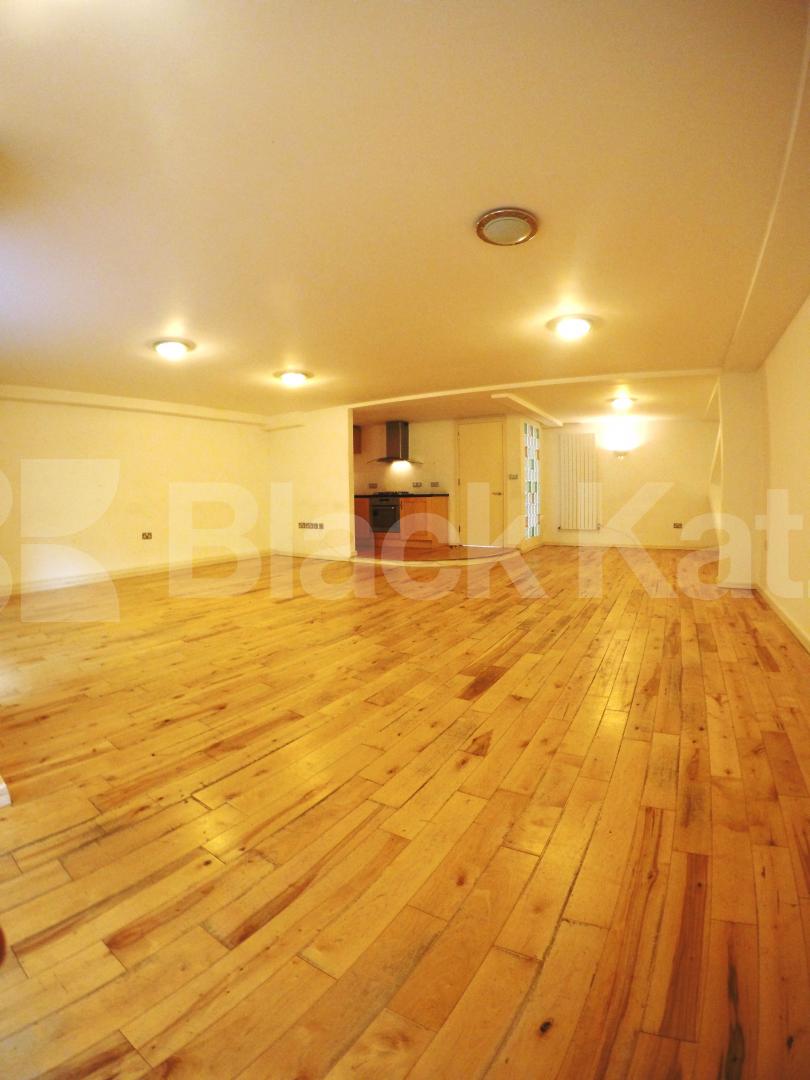 			NEW INSTRUCTION , 2 Bedroom, 1 bath, 1 reception Ground Floor Flat			 Shad Thames, Tower Bridge