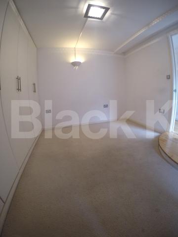 			NEW INSTRUCTION , 2 Bedroom, 1 bath, 1 reception Ground Floor Flat			 Shad Thames, Tower Bridge