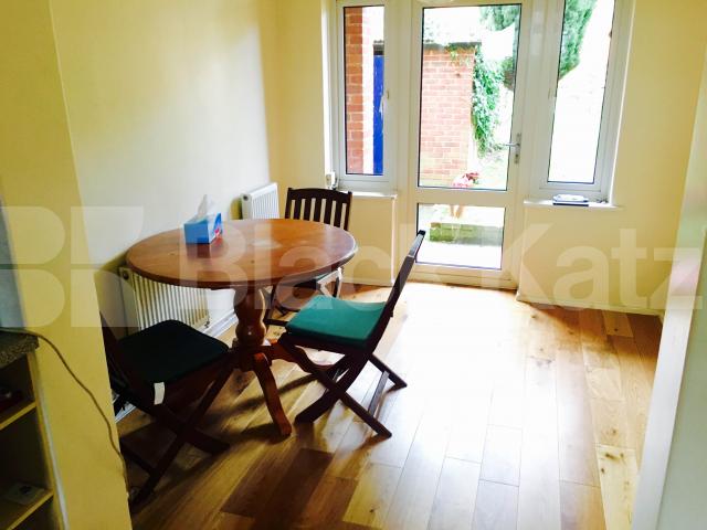 			NEW INSTRUCTION, 4 Bedroom, 1 bath, 1 reception Apartment			 Melbourne Grove, East Dulwich