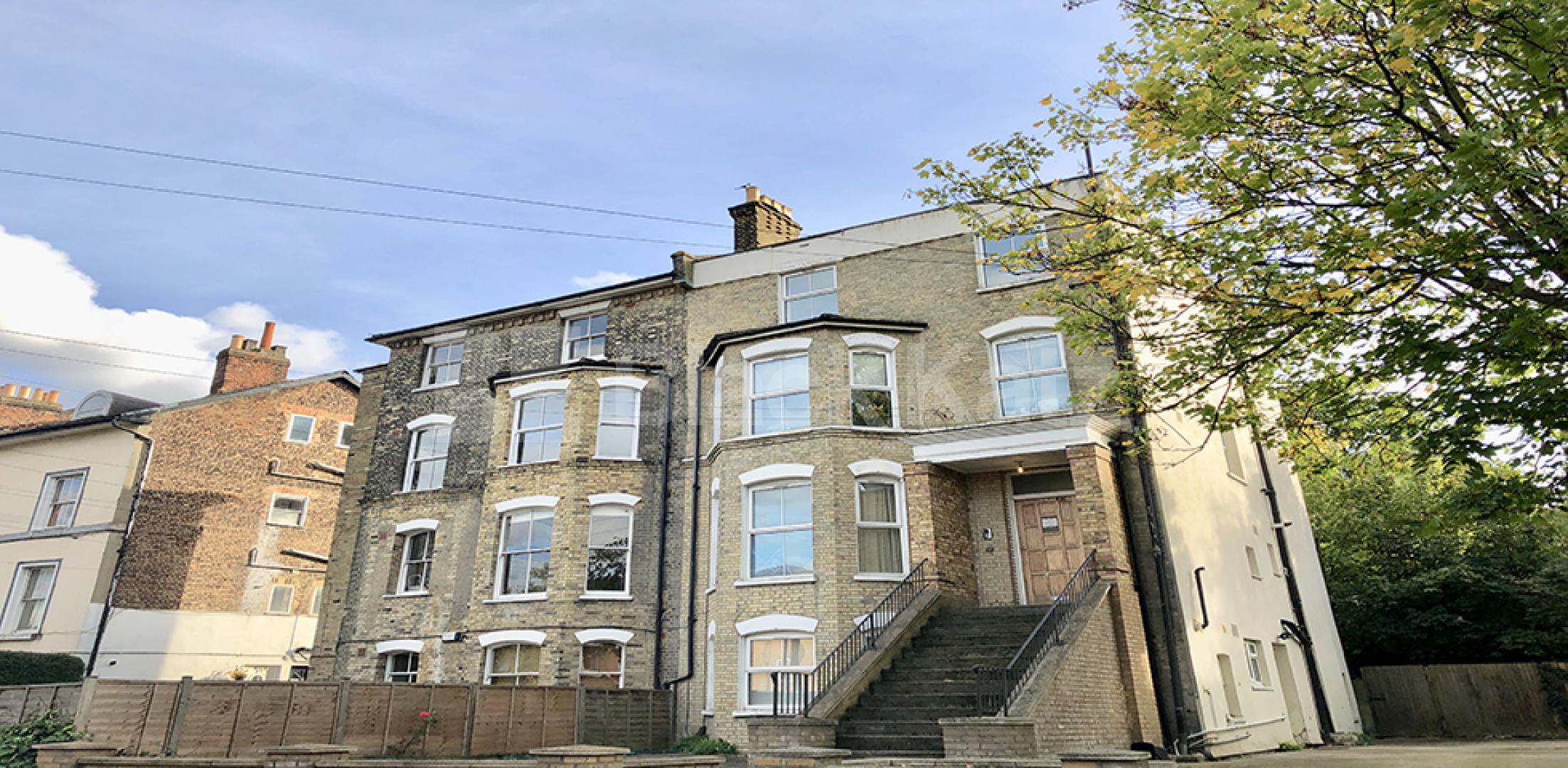 			2 Bedroom, 1 bath, 1 reception Apartment			 Knollys Road, Tulse Hill/ Streatham Hill