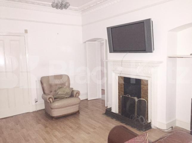 			1200sqf APARTMENT WITH PRIVATE GARDEN , 1 Bedroom, 1 bath, 1 reception Apartment			 Birch Grove , ACTON 
