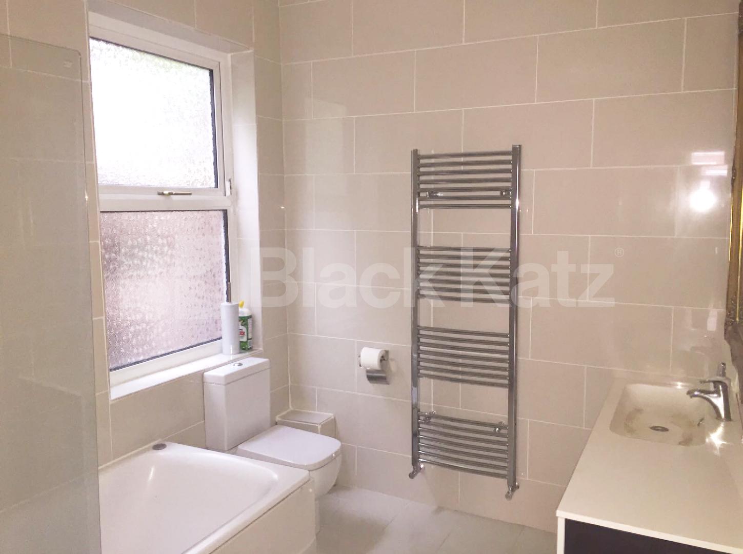 			1200sqf APARTMENT WITH PRIVATE GARDEN , 1 Bedroom, 1 bath, 1 reception Apartment			 Birch Grove , ACTON 