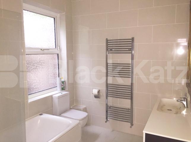 			1200sqf APARTMENT WITH PRIVATE GARDEN , 1 Bedroom, 1 bath, 1 reception Apartment			 Birch Grove , ACTON 