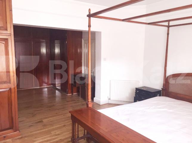 			1200sqf APARTMENT WITH PRIVATE GARDEN , 1 Bedroom, 1 bath, 1 reception Apartment			 Birch Grove , ACTON 