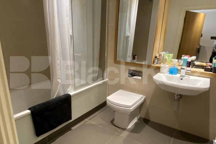 Boasting over 730 sq.ft of living & enternaing space  Jubilee Court  20 Victoria Parade, Greenwich 