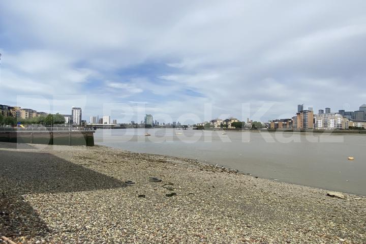 Boasting over 730 sq.ft of living & enternaing space  Jubilee Court  20 Victoria Parade, Greenwich 