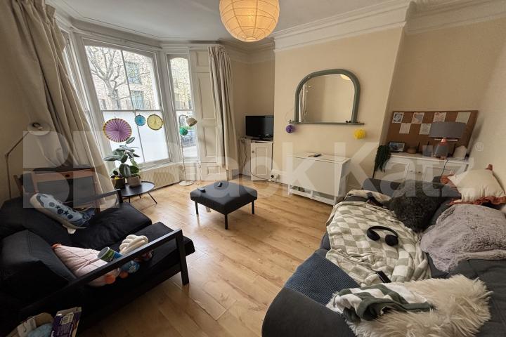 Rent is inclusive of Gas, Electricity, Internet, Water Rates & Council Tax  Wansey Street, London Bridge