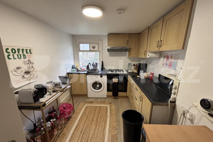 Rent is inclusive of Gas, Electricity, Internet, Water Rates & Council Tax  Wansey Street, London Bridge