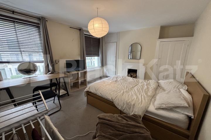 Rent is inclusive of Gas, Electricity, Internet, Water Rates & Council Tax  Wansey Street, London Bridge