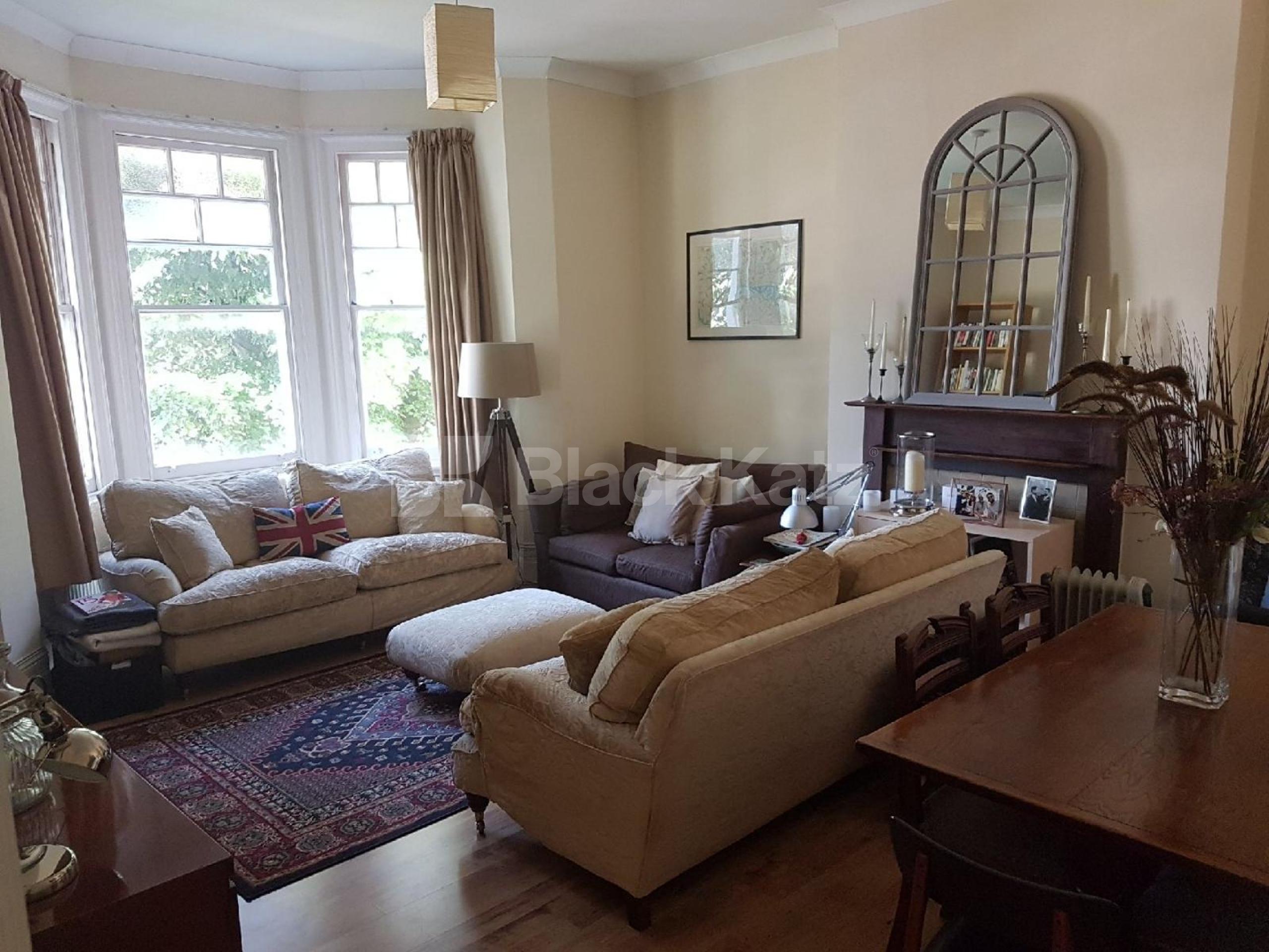 			Huge 2 bedroom property!, 2 Bedroom, 1 bath, 1 reception Flat			 Coolhurst Road , Crouch End / Highgate  N8