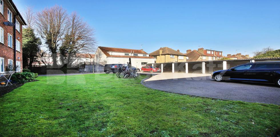 			1 Bedroom, 1 bath, 1 reception Apartment			 Oakleigh Road South, New Southgate