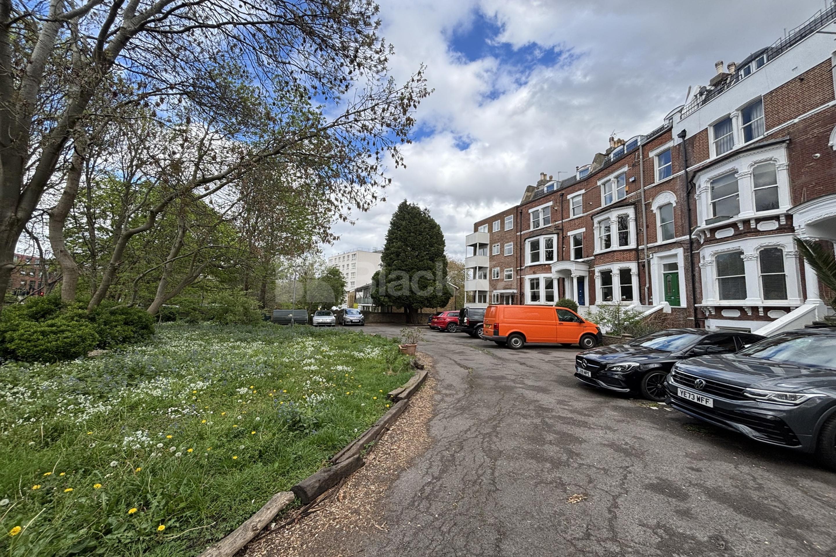 			3 Bedroom, 1 bath, 1 reception Apartment			 Brixton Hill, Brixton SW2