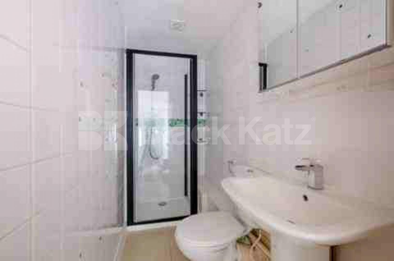 			UNDER OFFER , Studio Apartment, 1 bath, 1 reception Studio			 Chiswick High Road, Chiswick