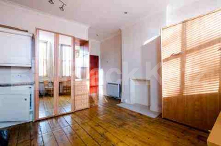 			UNDER OFFER , Studio Apartment, 1 bath, 1 reception Studio			 Chiswick High Road, Chiswick