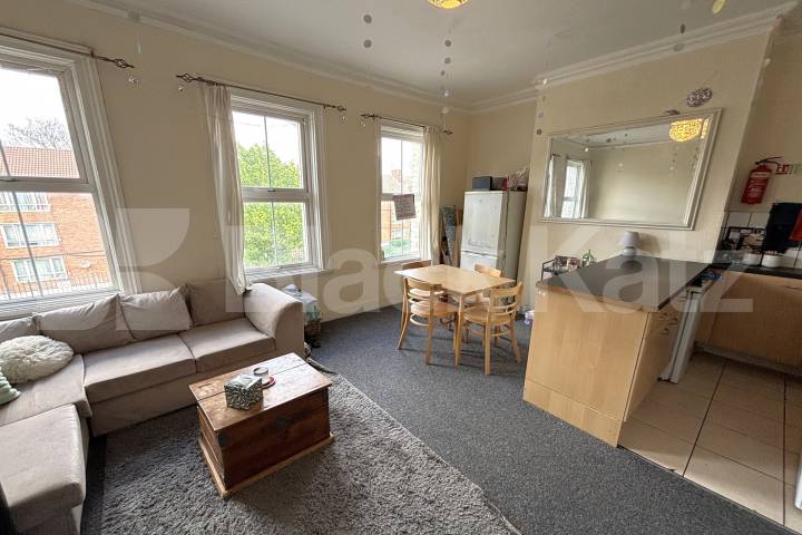 Arranged over three floors, two bathrooms & 1100 Sq.Ft.   Wandsworth Road, Clapham