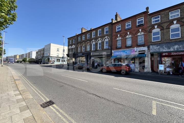 Arranged over three floors, two bathrooms & 1100 Sq.Ft.   Wandsworth Road, Clapham