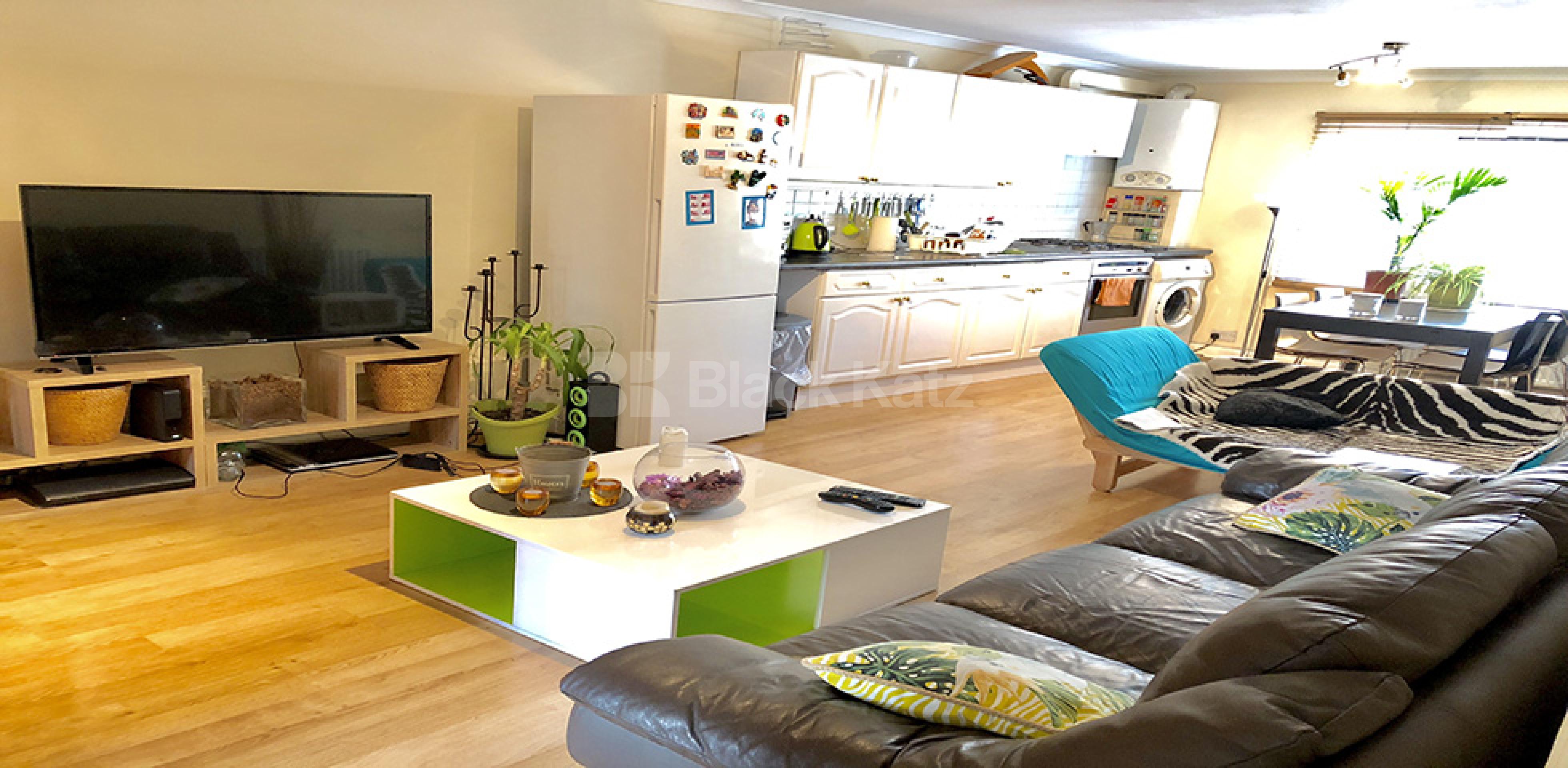 			UINDER OFFER , 1 Bedroom, 1 bath, 1 reception Apartment			 Kennington Lane, Kennington SE11