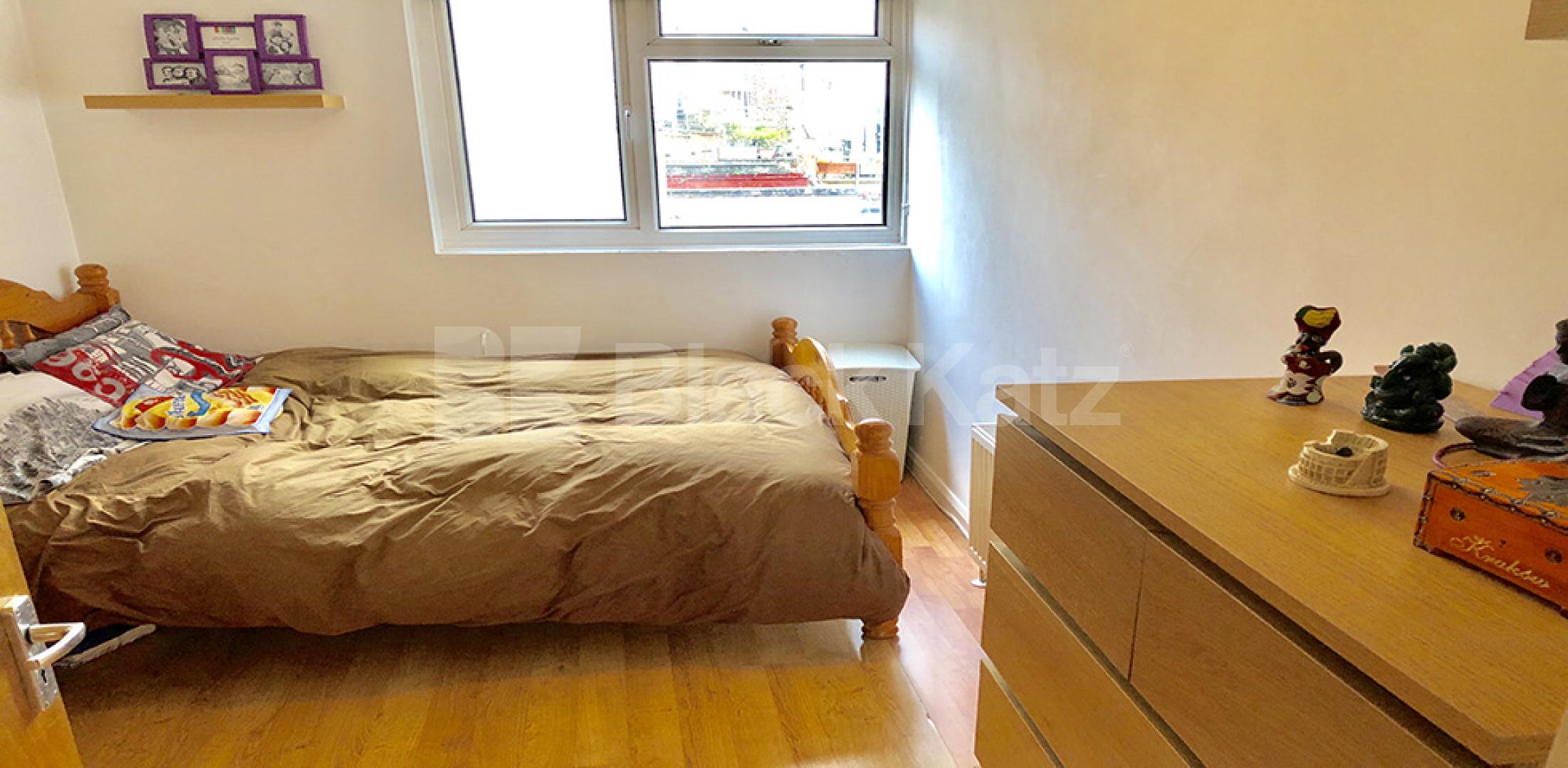 			UINDER OFFER , 1 Bedroom, 1 bath, 1 reception Apartment			 Kennington Lane, Kennington