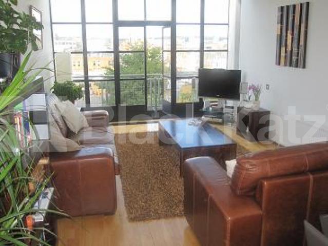 			MUST SEE!, 2 Bedroom, 1 bath, 1 reception Penthouse			 Miller Street, Camden