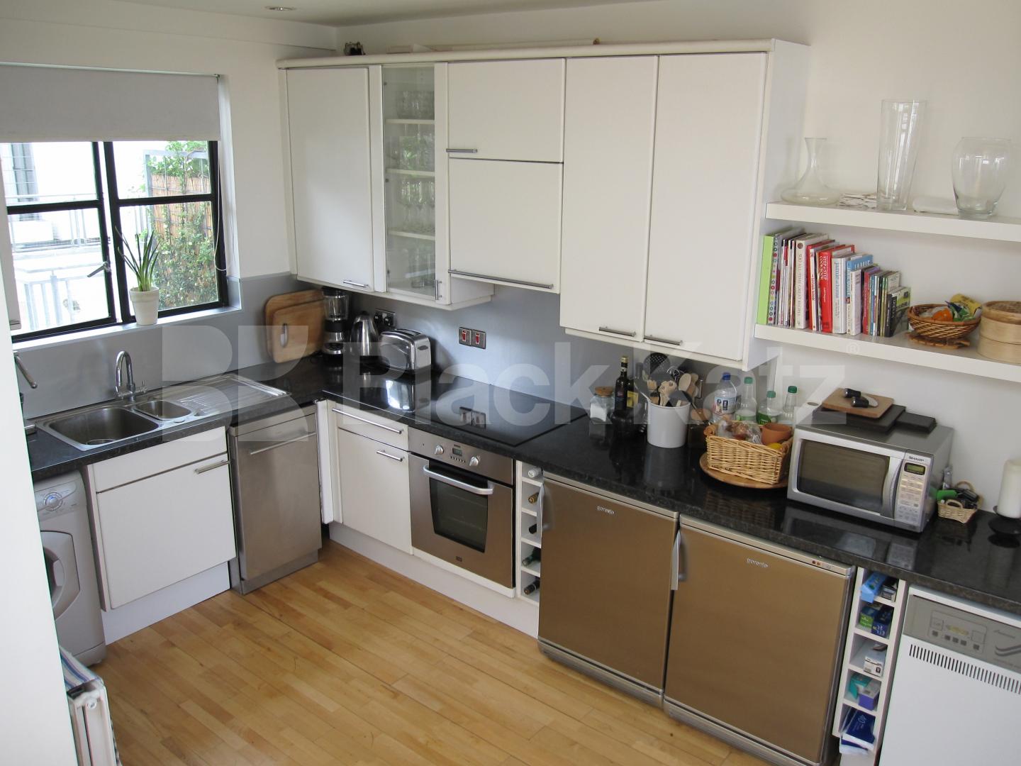 			MUST SEE!, 2 Bedroom, 1 bath, 1 reception Penthouse			 Miller Street, Camden