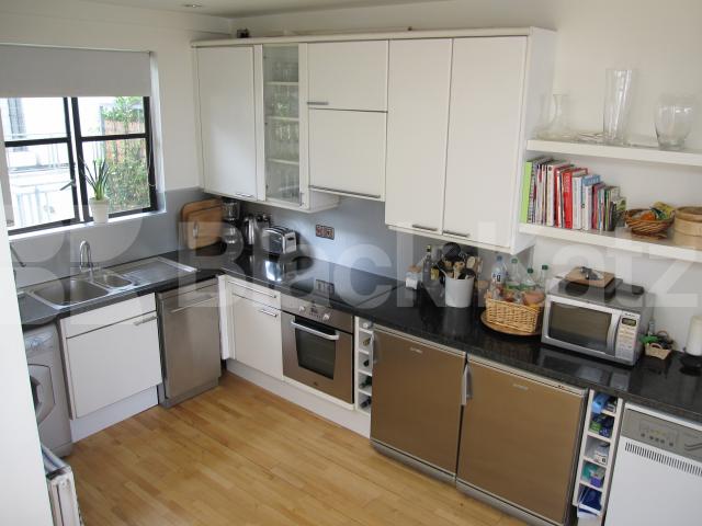 			MUST SEE!, 2 Bedroom, 1 bath, 1 reception Penthouse			 Miller Street, Camden