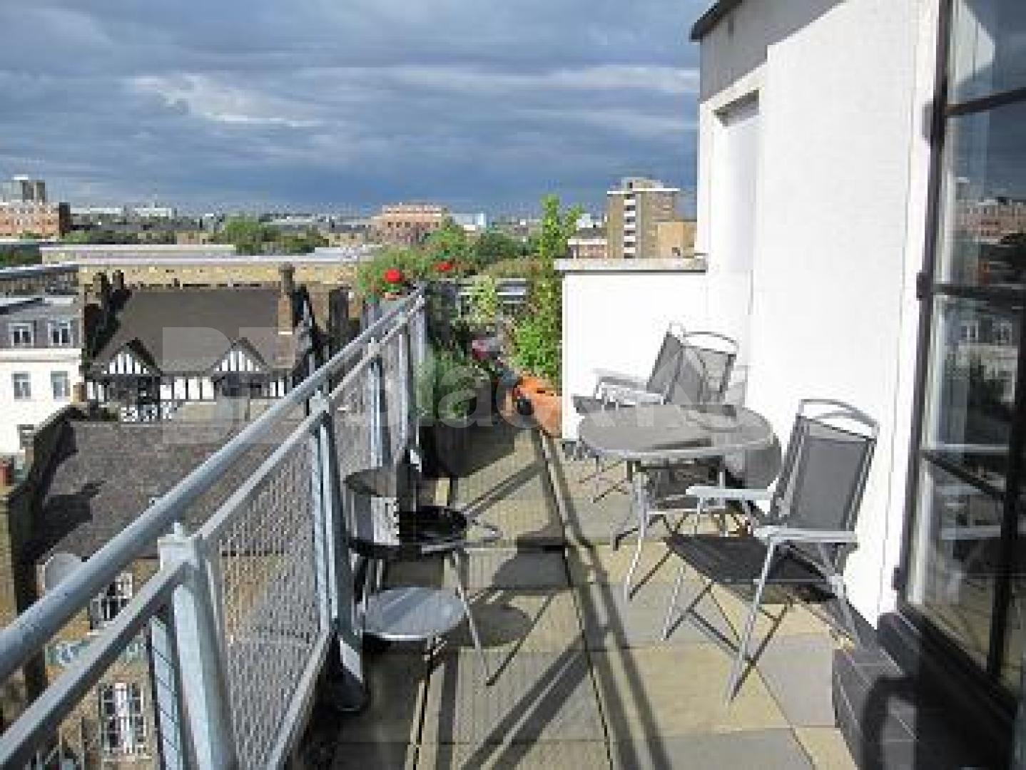 			MUST SEE!, 2 Bedroom, 1 bath, 1 reception Penthouse			 Miller Street, Camden