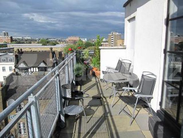 			MUST SEE!, 2 Bedroom, 1 bath, 1 reception Penthouse			 Miller Street, Camden