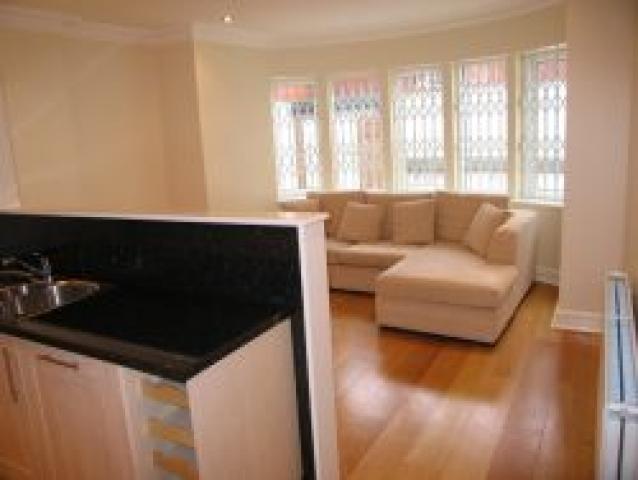 			1 Bedroom, 1 bath, 1 reception Flat			 Broadhurst Gardens, WEST HAMPSTEAD NW6