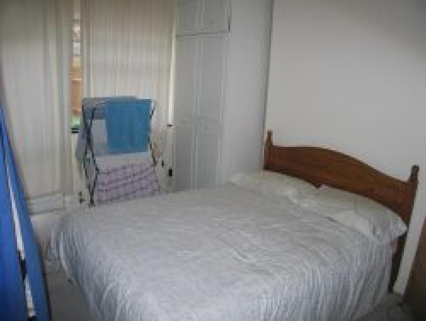 			3 Bedroom, 1 bath, 1 reception Flat			 North End Road, GOLDERS GREEN NW11