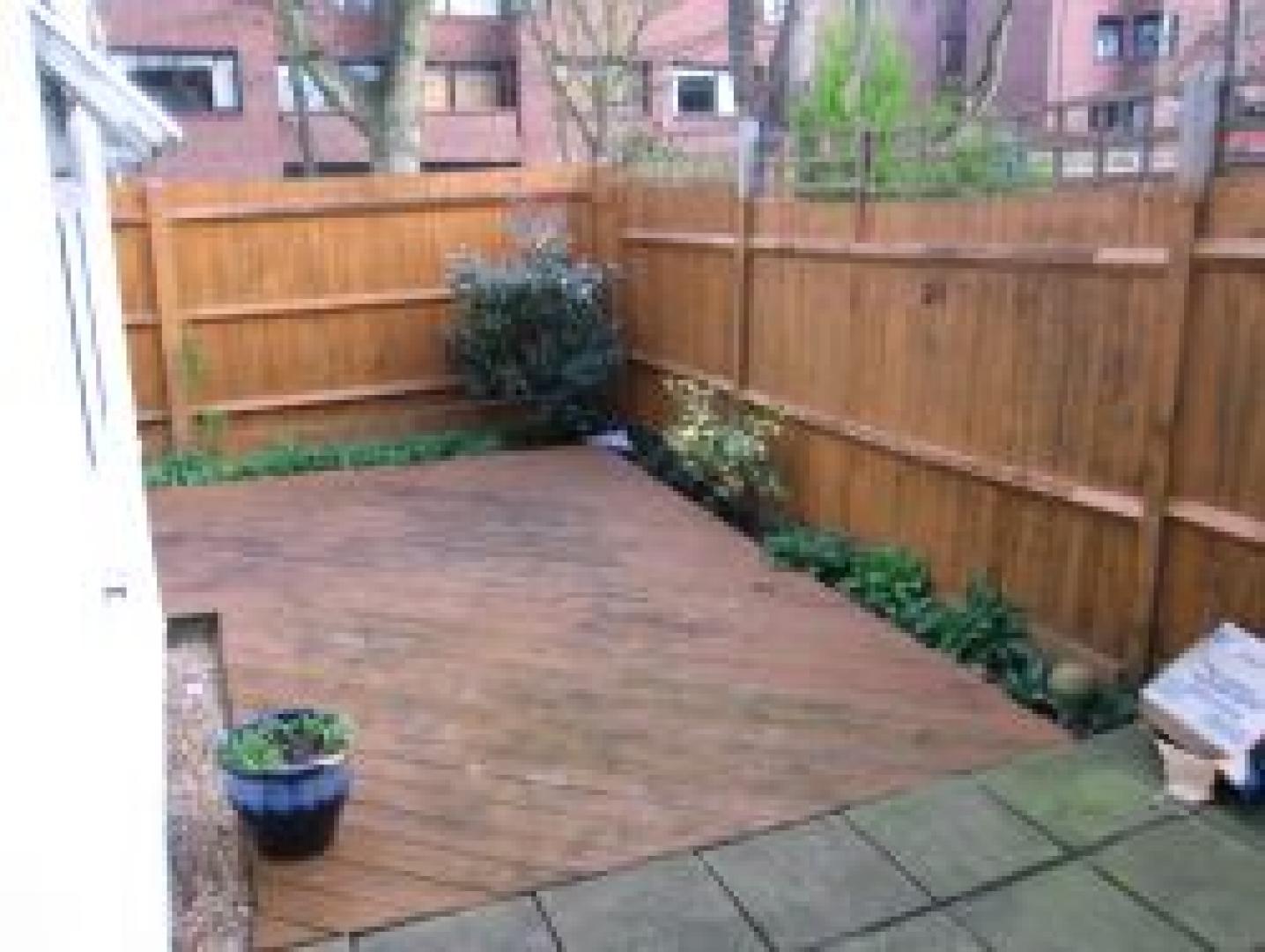 			3 Bedroom, 1 bath, 1 reception Flat			 North End Road, GOLDERS GREEN NW11