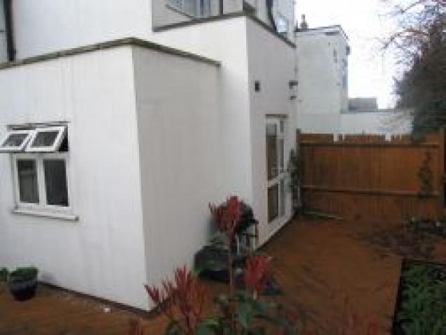 			3 Bedroom, 1 bath, 1 reception Flat			 North End Road, GOLDERS GREEN NW11