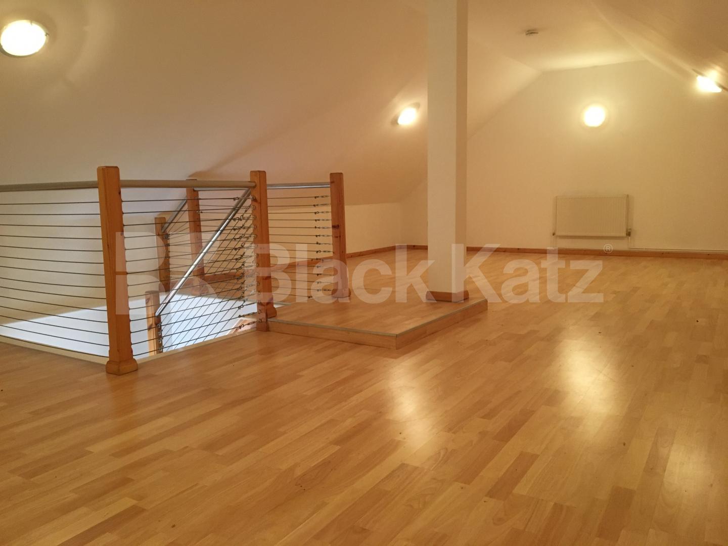 			STUNNING 2 BEDROOM WAREHOUSE APARTMENT, 2 Bedroom, 1 bath, 1 reception Flat			 SPRINFIELD HOUSE LOFTS-TYSSEN STREET, DALSTON/HAGGERSTON/SHOREDITCH