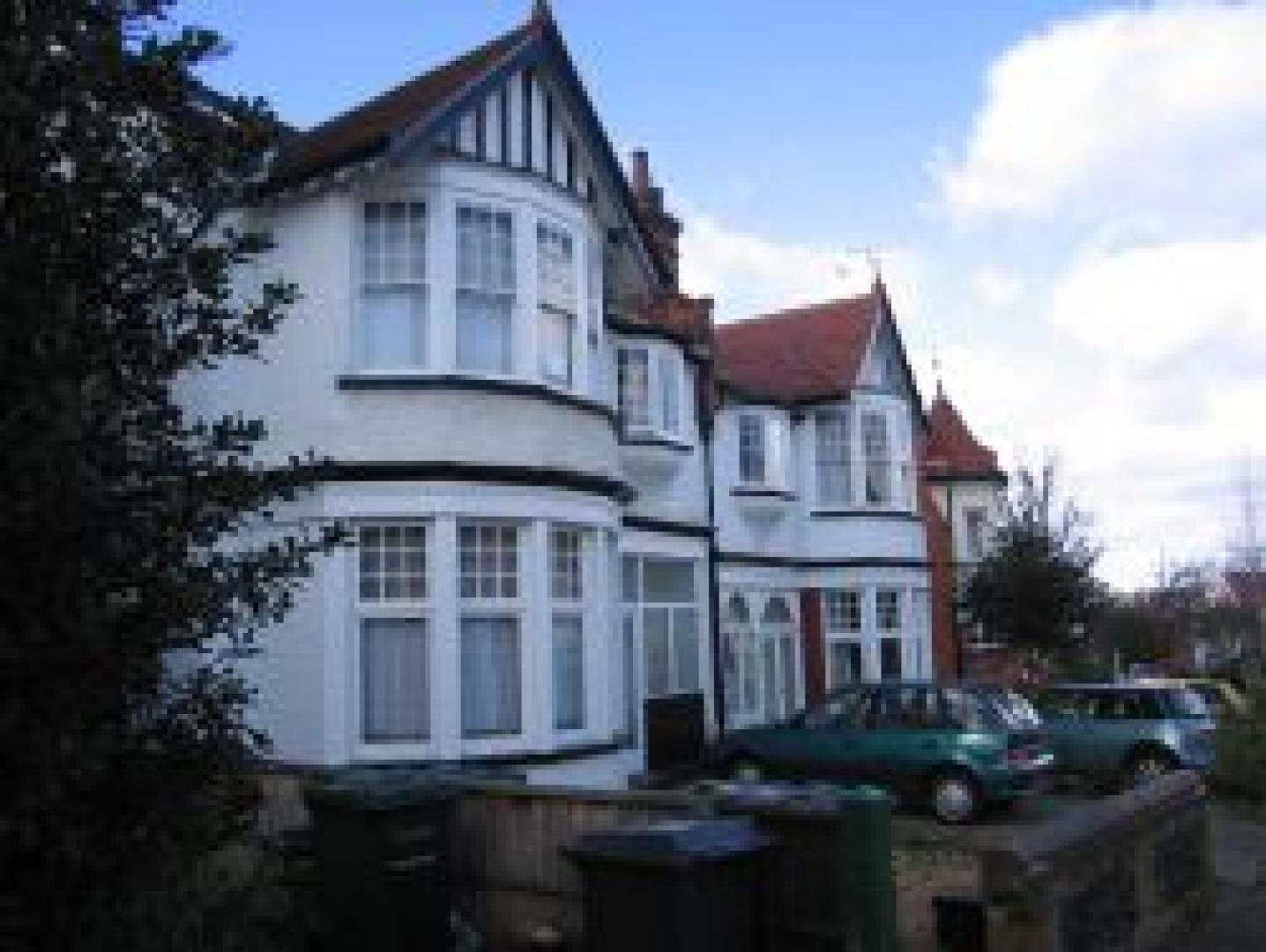 			1 Bedroom, 1 bath, 1 reception Flat			 Church Crescent, FINCHLEY CENTRAL N3
