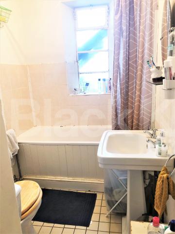 			HEATING and HOT WATER INCLUDED, 1 Bedroom, 1 bath, 1 reception Flat			 The Grampians, Shepherds Bush Road, Shepherds Bush