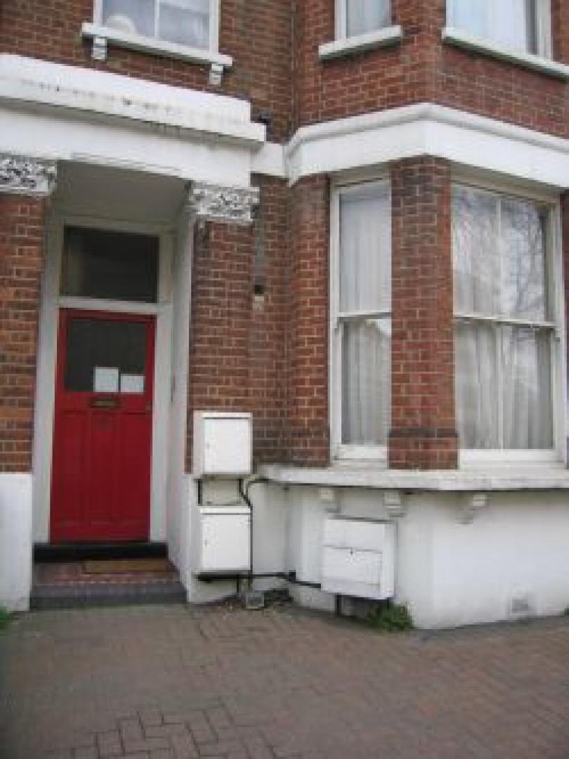 			Studio Apartment, 1 bath, 1 reception Studio			 West End Lane, WEST HAMPSTEAD NW6