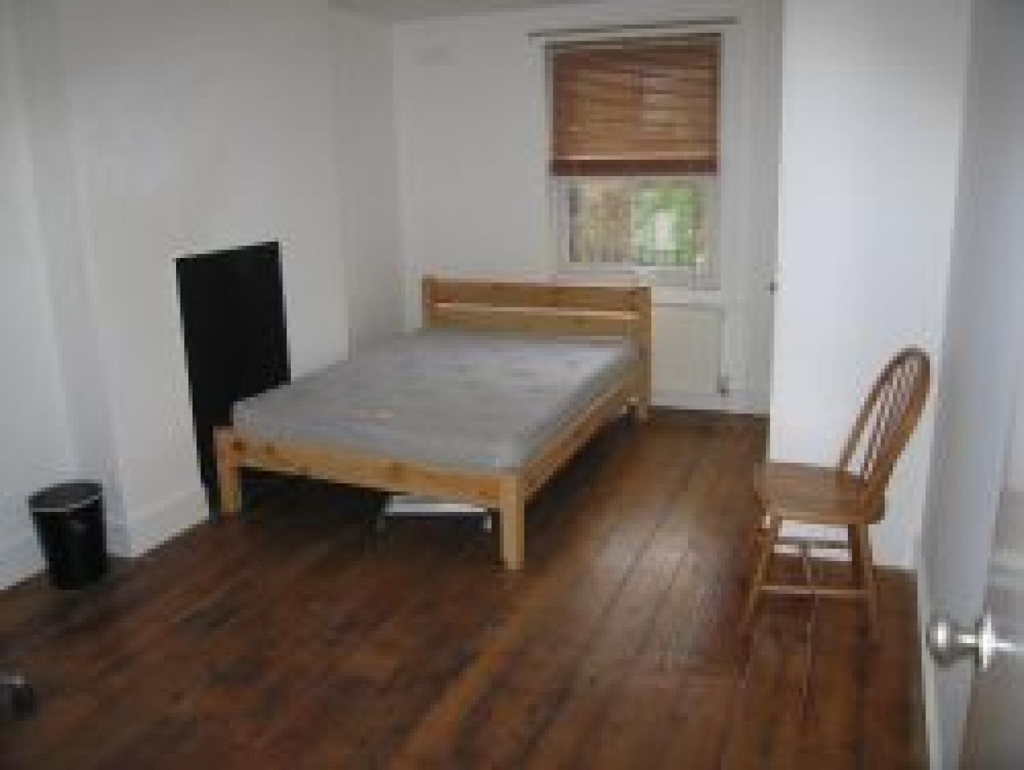 			2 Bedroom, 1 bath, 1 reception Flat			 Ashburnham Road, KENSAL GREEN NW10
