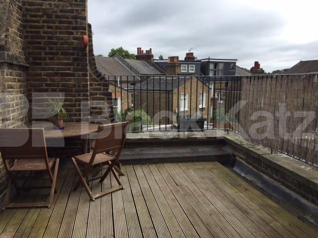 			SPLIT LEVEL 2 BEDROOM APARTMENT WITH PRIVATE TERRACE, 2 Bedroom, 1 bath, 1 reception Flat			 Crouch Hill, FINSBURY PARK-STROUD GREEN