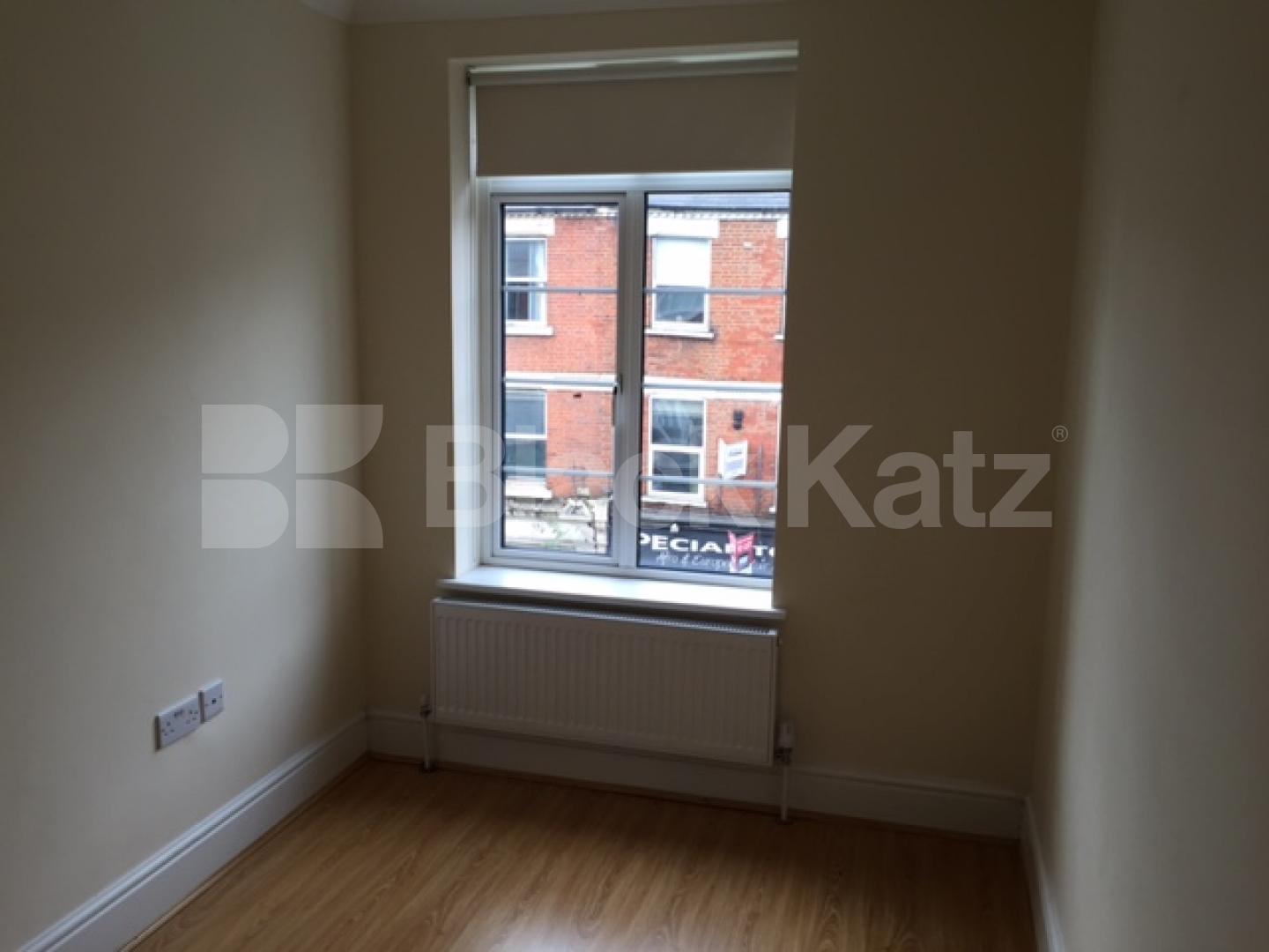 			SPLIT LEVEL 2 BEDROOM APARTMENT WITH PRIVATE TERRACE, 2 Bedroom, 1 bath, 1 reception Flat			 Crouch Hill, FINSBURY PARK-STROUD GREEN