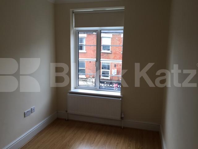 			SPLIT LEVEL 2 BEDROOM APARTMENT WITH PRIVATE TERRACE, 2 Bedroom, 1 bath, 1 reception Flat			 Crouch Hill, FINSBURY PARK-STROUD GREEN